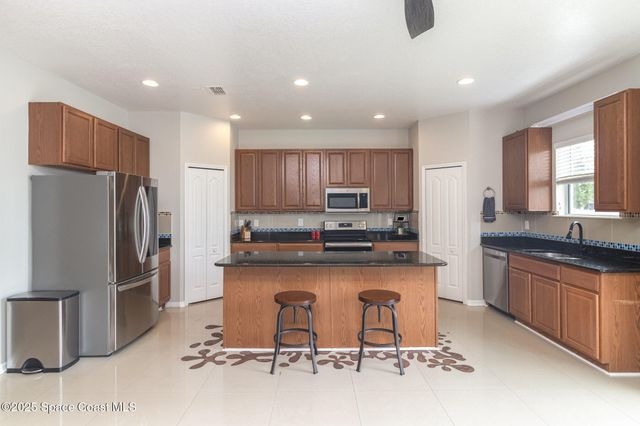 2039 Snapdragon Drive NW, Palm Bay, FL 32907