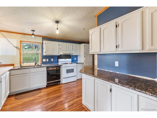 1703 Arapahoe Dr, Florissant, CO 80816