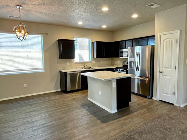 5841 Union Drive NE, Rio Rancho, NM 87144