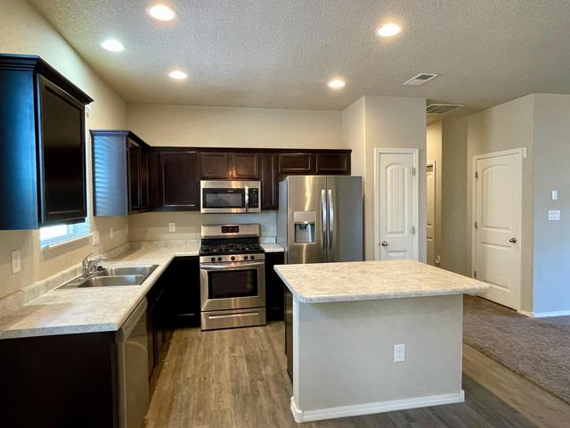 5841 Union Drive NE, Rio Rancho, NM 87144