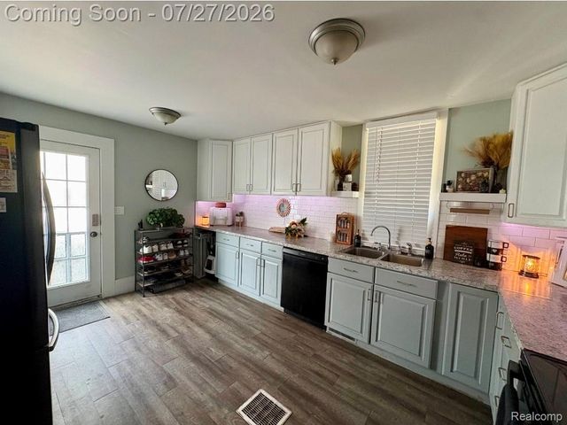 614 N Saginaw Street, Owosso, MI 48867