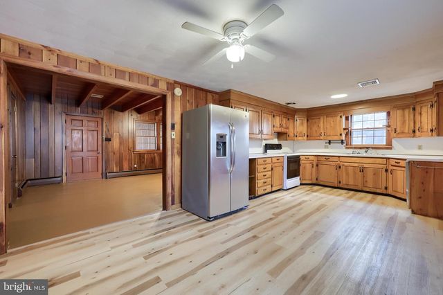 75 CHURCH RD, Etters, PA 17319