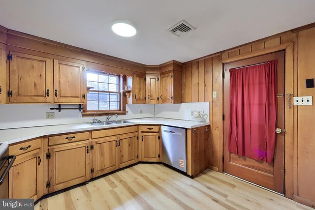 75 CHURCH RD, Etters, PA 17319