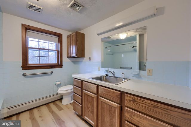 75 CHURCH RD, Etters, PA 17319