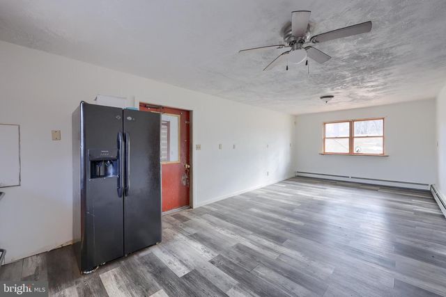 75 CHURCH RD, Etters, PA 17319