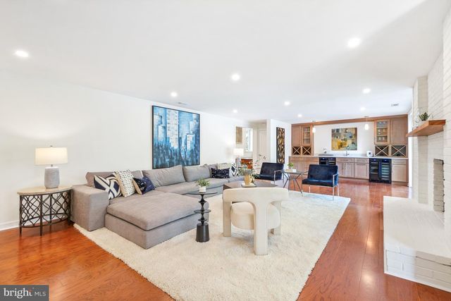 7301 MARBURY RD, Bethesda, MD 20817