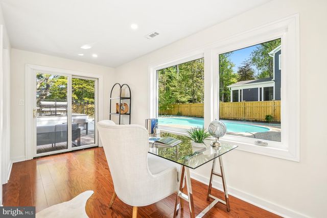 7301 MARBURY RD, Bethesda, MD 20817