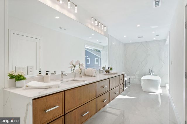 7301 MARBURY RD, Bethesda, MD 20817