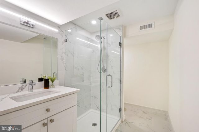 7301 MARBURY RD, Bethesda, MD 20817