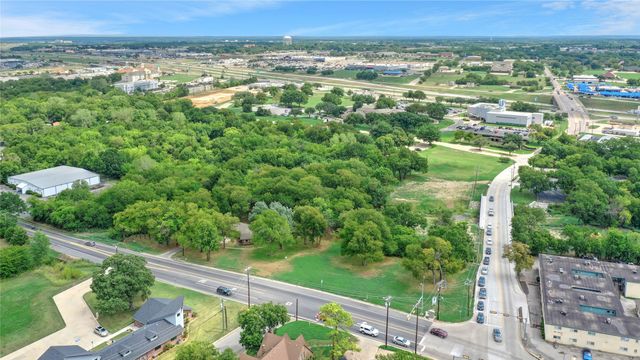 2625 N Travis Street, Sherman, TX 75092