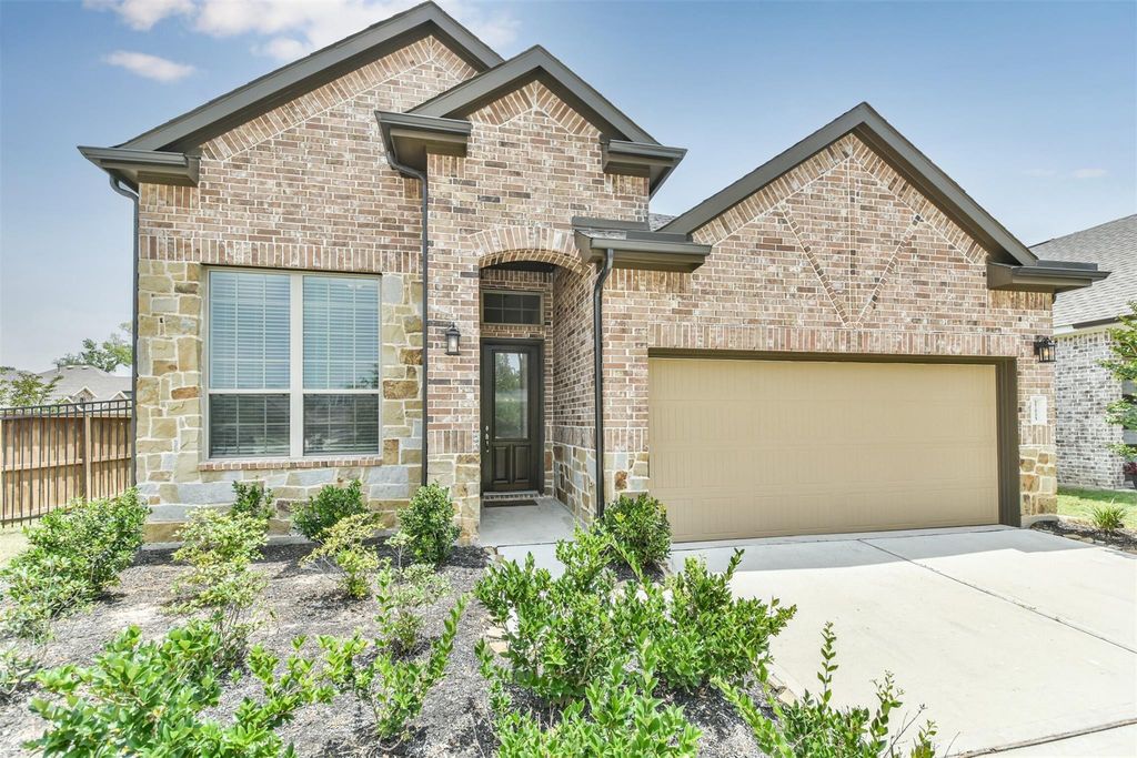 27025 Sofia Forest Drive, Magnolia, TX 77354