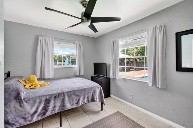 1630 Tamarack Way, Wellington, FL 33414