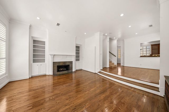 1902 Greenwich Place Drive, Houston, TX 77019