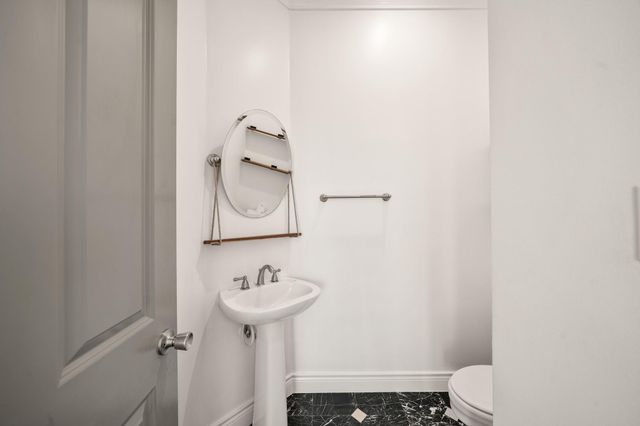 1902 Greenwich Place Drive, Houston, TX 77019