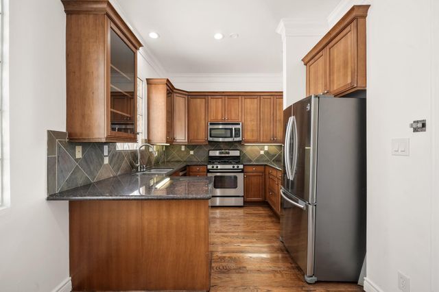 1902 Greenwich Place Drive, Houston, TX 77019