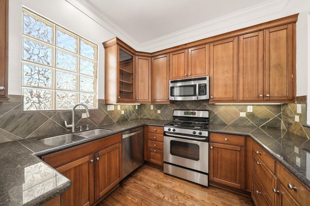 1902 Greenwich Place Drive, Houston, TX 77019