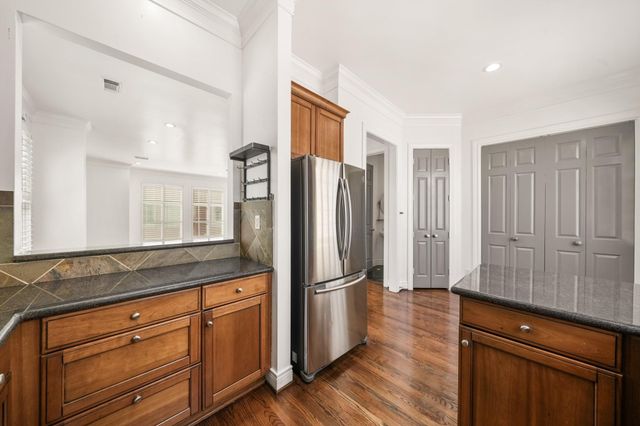 1902 Greenwich Place Drive, Houston, TX 77019