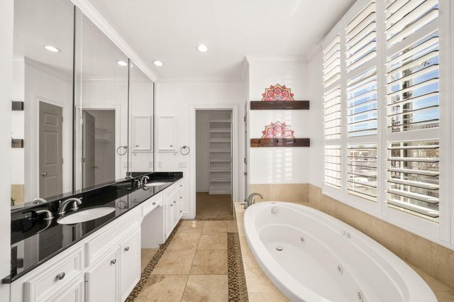 1902 Greenwich Place Drive, Houston, TX 77019