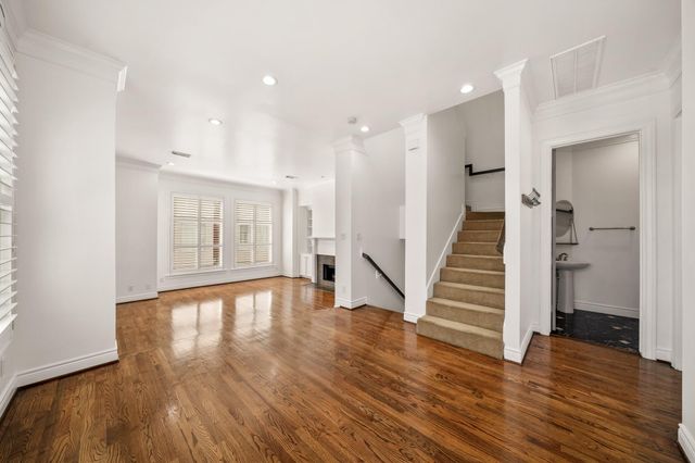 1902 Greenwich Place Drive, Houston, TX 77019