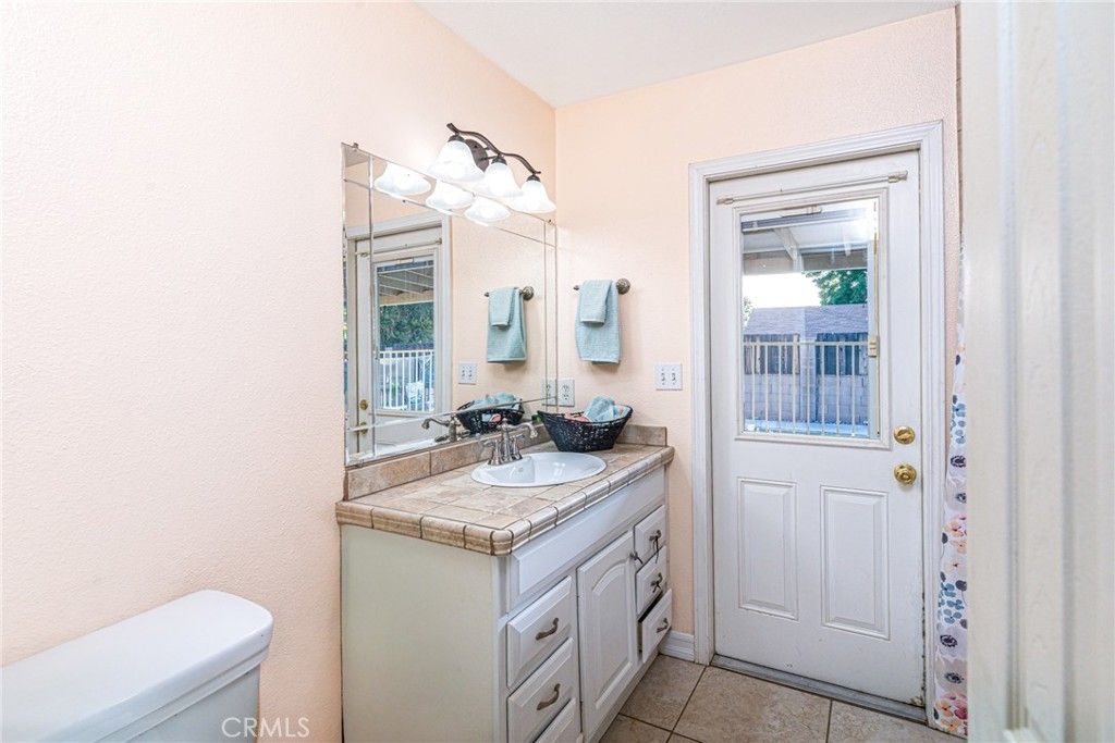 Image 12 of property listing at 26575 Saturn Way, Hemet, CA 92544