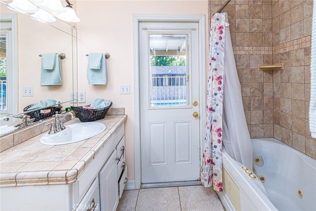 Image 13 of property listing at 26575 Saturn Way, Hemet, CA 92544