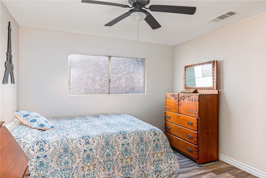 Image 14 of property listing at 26575 Saturn Way, Hemet, CA 92544