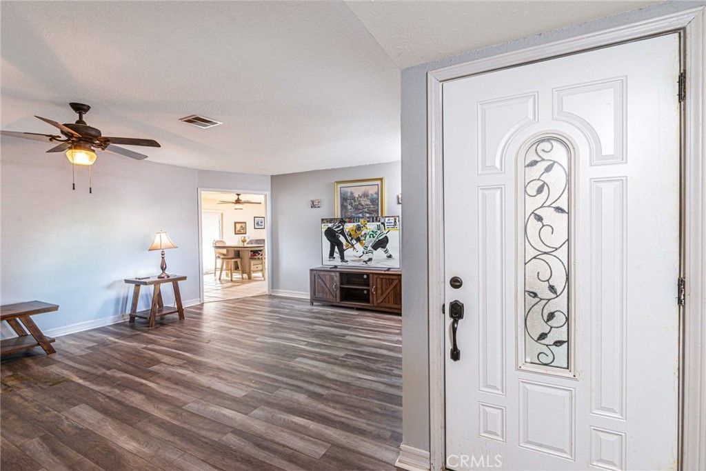 Image 3 of property listing at 26575 Saturn Way, Hemet, CA 92544