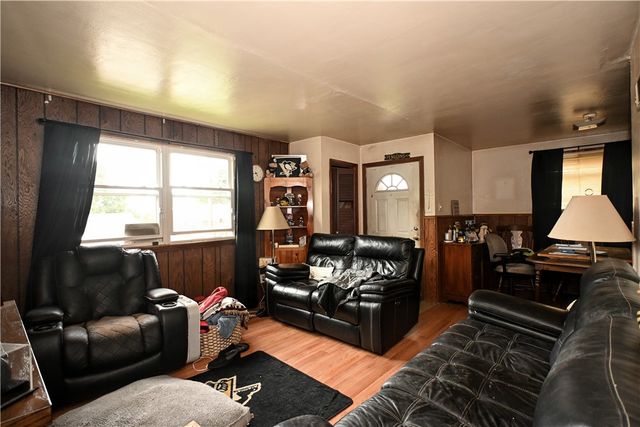 212 Dersam Street, Port Vue, PA 15133