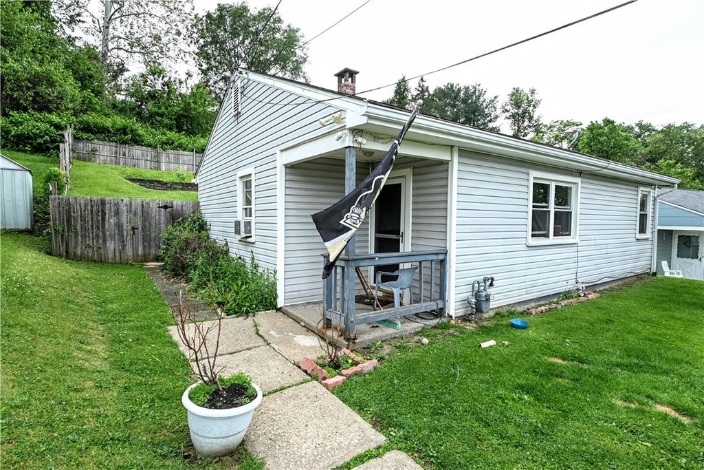 212 Dersam Street, Port Vue, PA 15133