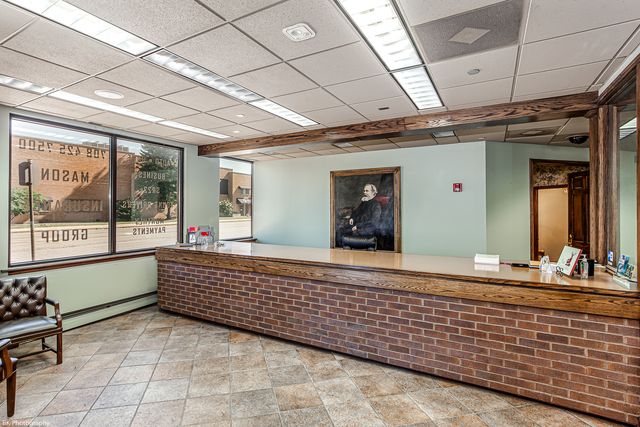 4939 W 95th Street, Oak Lawn, IL 60453