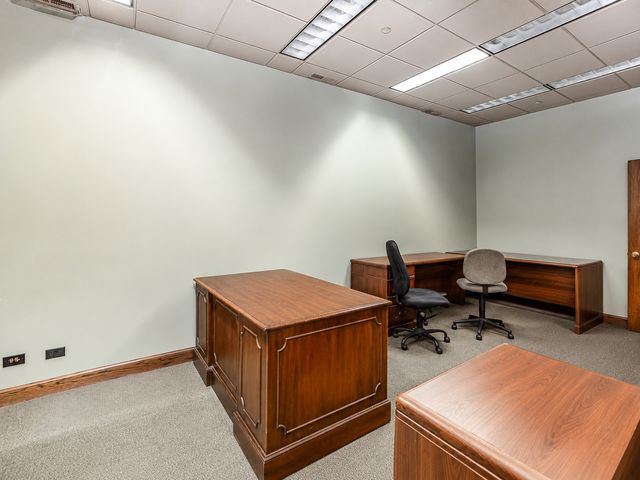 4939 W 95th Street, Oak Lawn, IL 60453