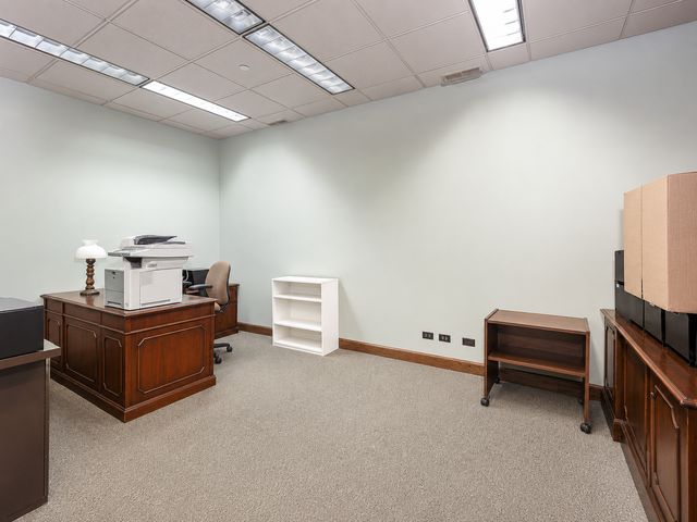 4939 W 95th Street, Oak Lawn, IL 60453