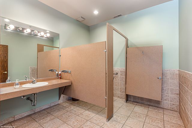 4939 W 95th Street, Oak Lawn, IL 60453