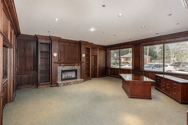 4939 W 95th Street, Oak Lawn, IL 60453