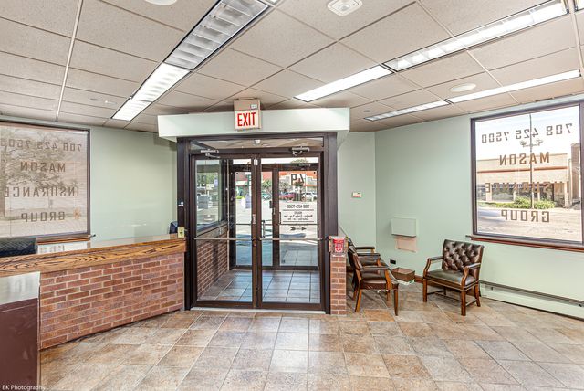 4939 W 95th Street, Oak Lawn, IL 60453