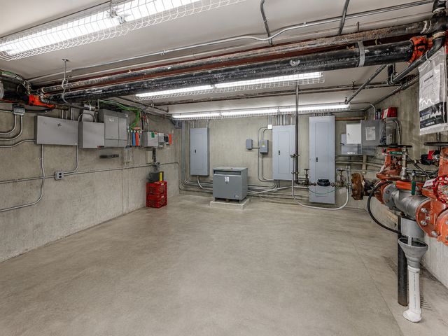 4939 W 95th Street, Oak Lawn, IL 60453