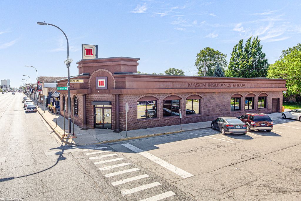 4939 W 95th Street, Oak Lawn, IL 60453