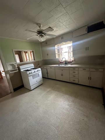 1102 Thiel Street, Brenham, TX 77833