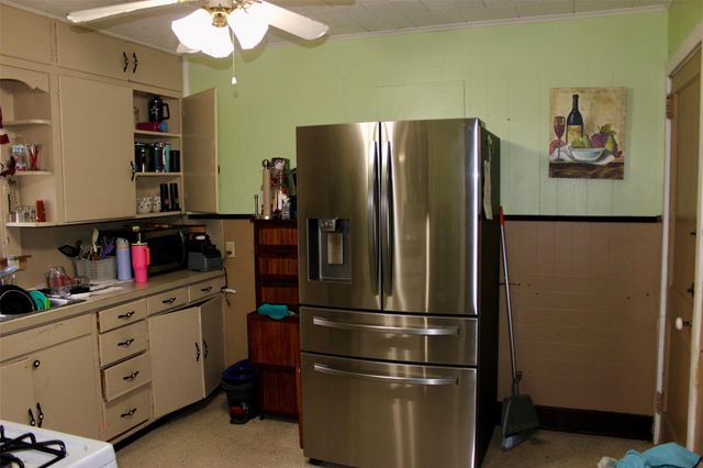 1102 Thiel Street, Brenham, TX 77833