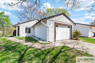 265 Crosse Drive 265A, Jamesburg, NJ 08831