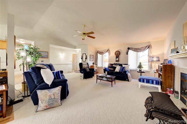 3174 Pirrin Drive, Waterford, MI 48329