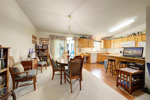 3174 Pirrin Drive, Waterford, MI 48329