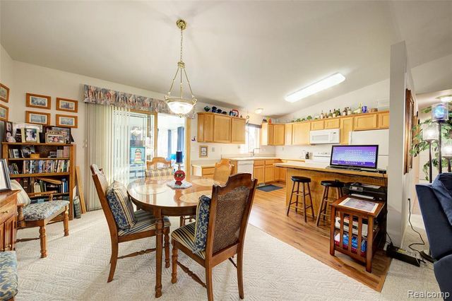 3174 Pirrin Drive, Waterford, MI 48329