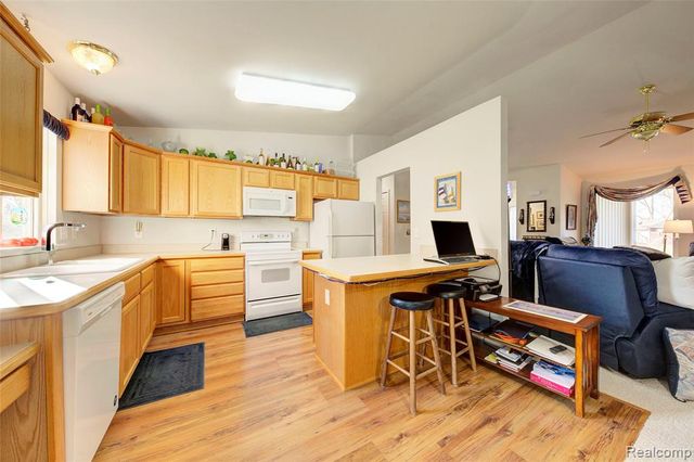 3174 Pirrin Drive, Waterford, MI 48329