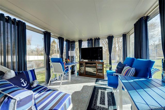 3174 Pirrin Drive, Waterford, MI 48329