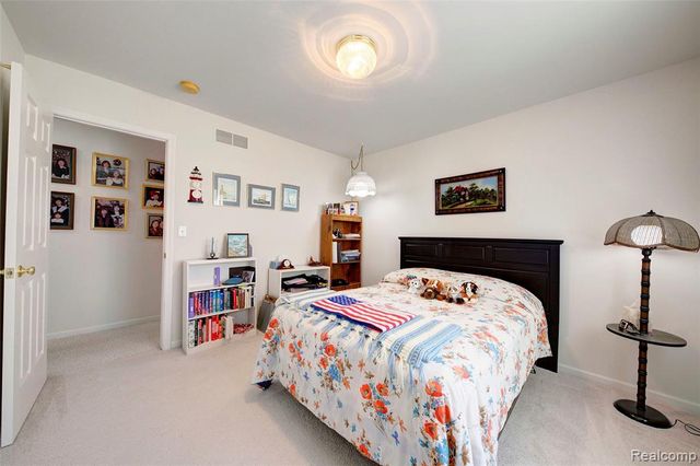 3174 Pirrin Drive, Waterford, MI 48329