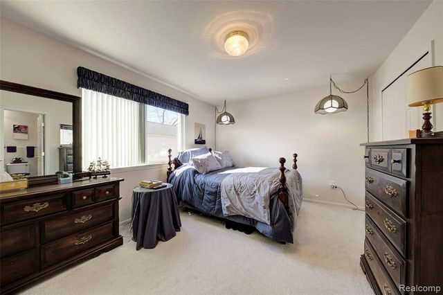 3174 Pirrin Drive, Waterford, MI 48329