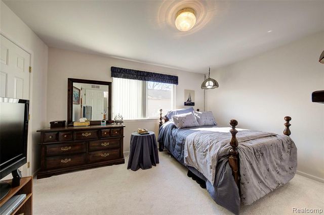 3174 Pirrin Drive, Waterford, MI 48329