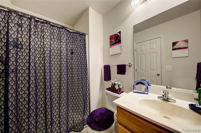 3174 Pirrin Drive, Waterford, MI 48329