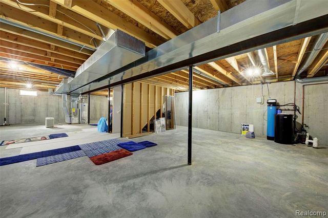 3174 Pirrin Drive, Waterford, MI 48329